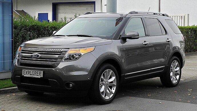Ford_Explorer_3.5_V6_AWD_Limited_(V)_–_Frontansicht,_10._September_2011,_Düsseldorf
